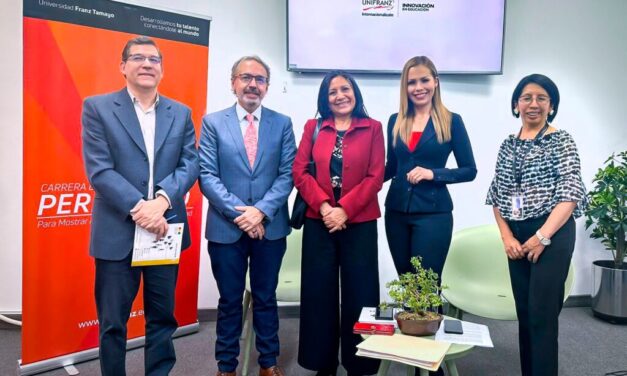 «EL PERIODISMO POLÍTICO REQUIERE DE CONOCIMIENTO MULTIDISCIPLINARIO PARA NO ALEJARSE DE LA VERDAD»