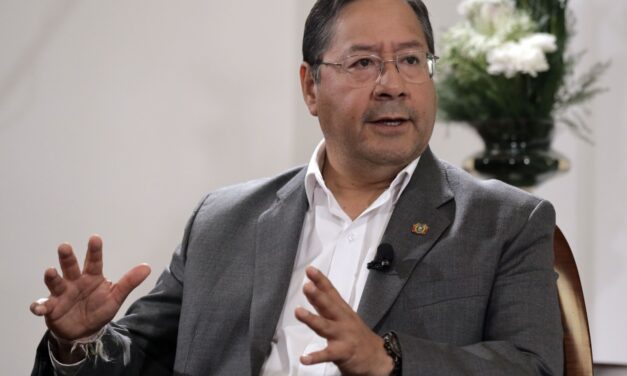 Presidente exhortó a los periodistas a dialogar antes de movilizarse por el proyecto de ley 305