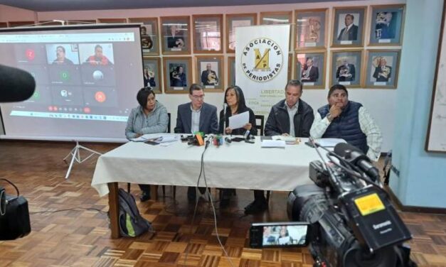Periodistas del país piden quitar artículo que vulnera la Ley de Imprenta; anuncian plantón