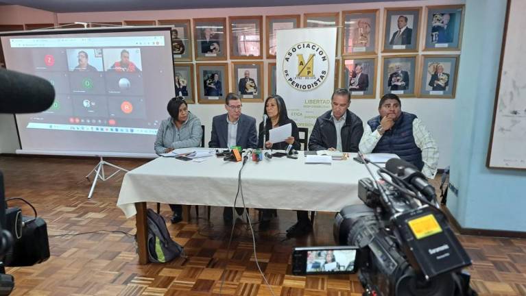 Periodistas del país piden quitar artículo que vulnera la Ley de Imprenta; anuncian plantón