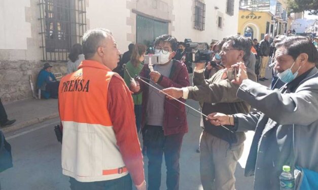 Los periodistas se movilizan en rechazo al proyecto de ley 305
