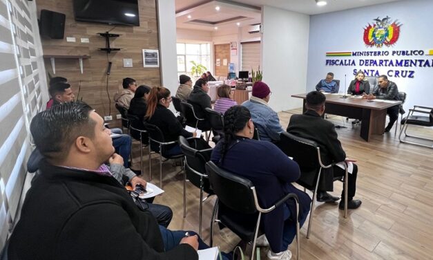 Fiscalía cruceña capacita a periodistas en la cuestión jurídica