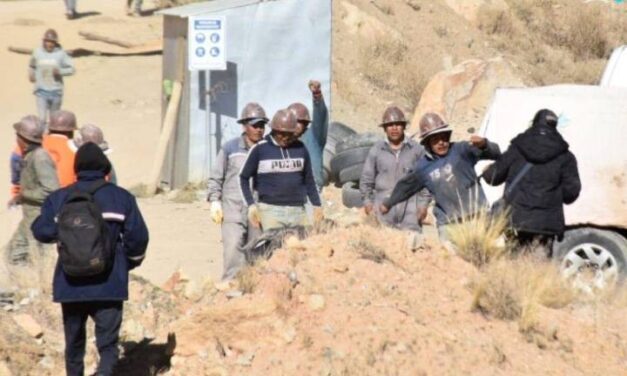 Periodistas son agredidos por cooperativista de Oruro