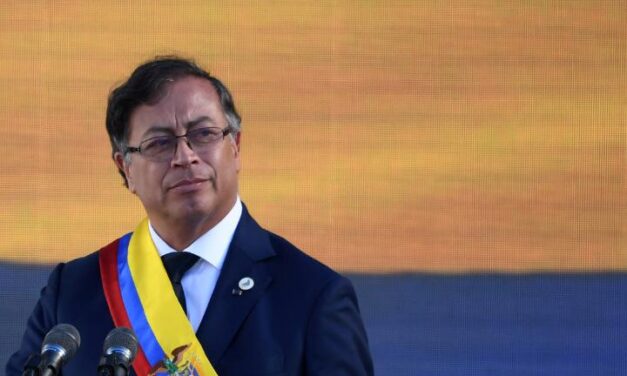 13 expresidentes firman declaración sobre la estigmatización de la prensa por parte de Petro