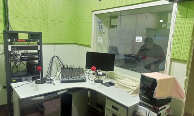 Gobierno fortalece las radios de pueblos originarios con inversión de más de Bs 6 millones y licencias de funcionamiento