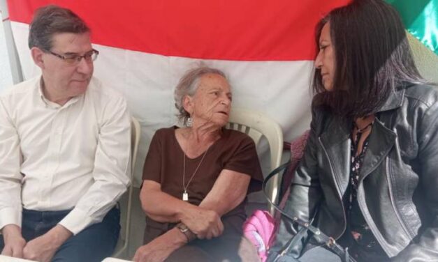La APLP y la ANPB visitan a Amparo Carvajal y la respaldan como presidenta de la Apdhb