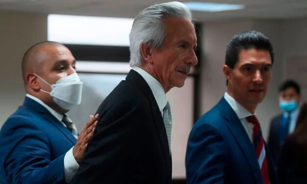 El hijo del periodista preso José Rubén Zamora denunció que el gobierno de Giammattei controla el sistema judicial de Guatemala