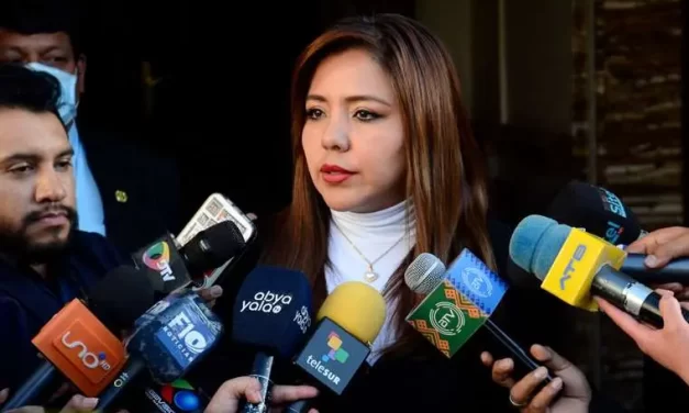 Luego del cierre de Página Siete, Alcón describe al Gobierno como «defensor» de la libertad de expresión