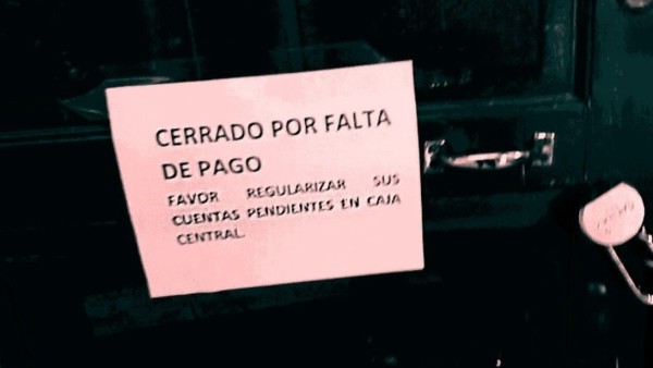 Denuncian que encapuchados cerraron estudio de radio FMBolivia en La Paz