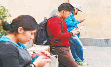 Consumidor digital: El boliviano navega en internet casi 7 horas al día