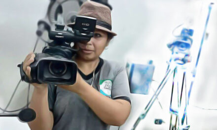 Una periodista solitaria defiende el secreto de imprenta en Puerto Quijarro