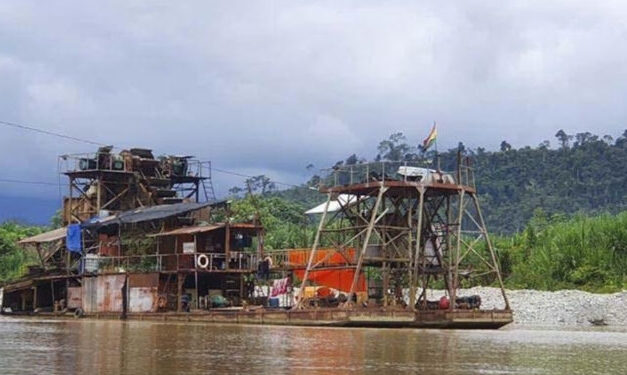 Periodistas denuncian presiones para revelar fuente informativa