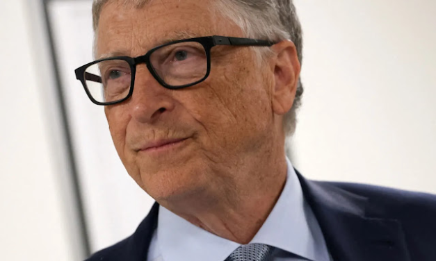 PERIODISTAS Y MAESTROS DESAPARECERÁN, SEGÚN BILL GATES